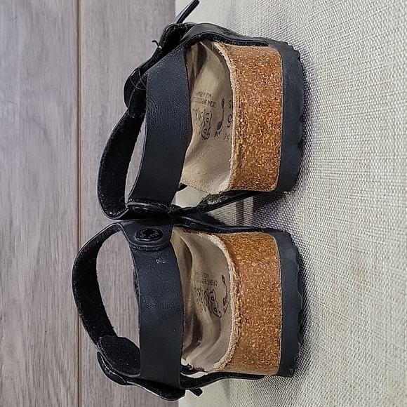 Birkenstock Black and Gray Strappy Sandals Sz 38 L7 M5 - Picture 3 of 11